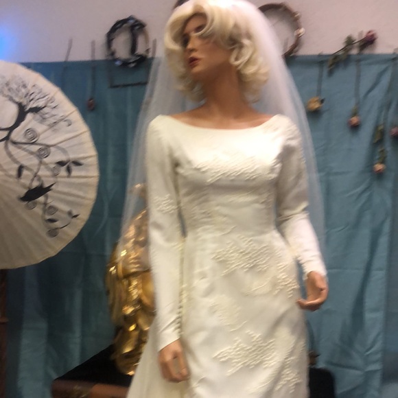 VINTAGE BRIDAL ORIGINALS SLIM DRESS NON DETACHABLE TRAIN ZIPPER BACK BUTTONS 4 - Picture 4 of 17